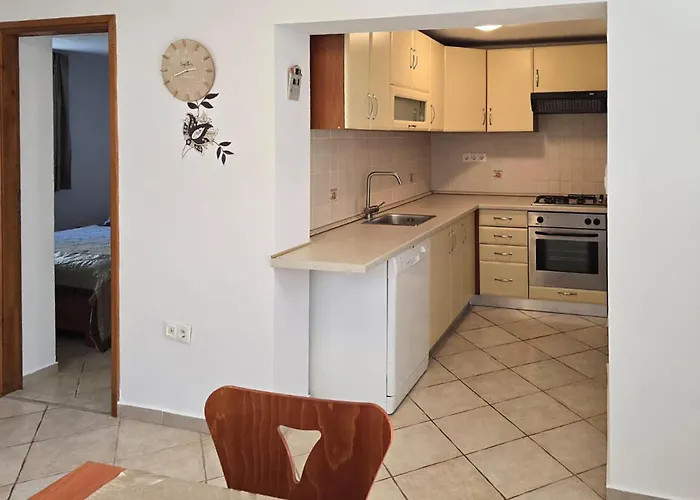 3 Bedroom Stunning In *